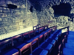 hlediste audience HILT black light theatre Prague